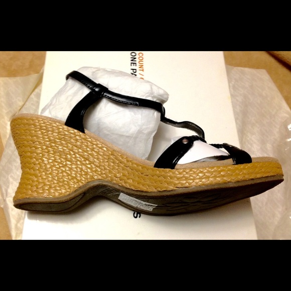 Black Wedge Sandals "Unlisted" brand - Picture 2 of 6